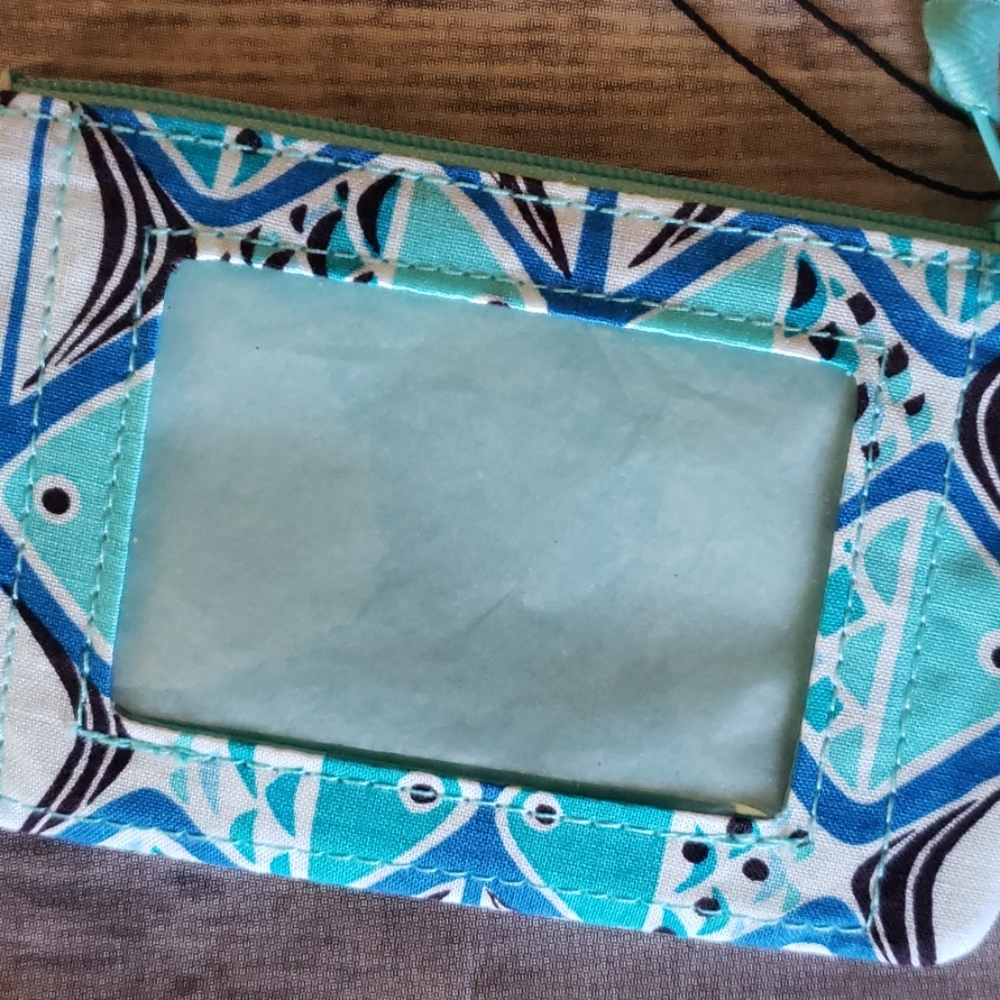 **1 LEFT** Vera Bradley Zip ID & Lanyard-Go Fish Blue - Picture 4 of 8